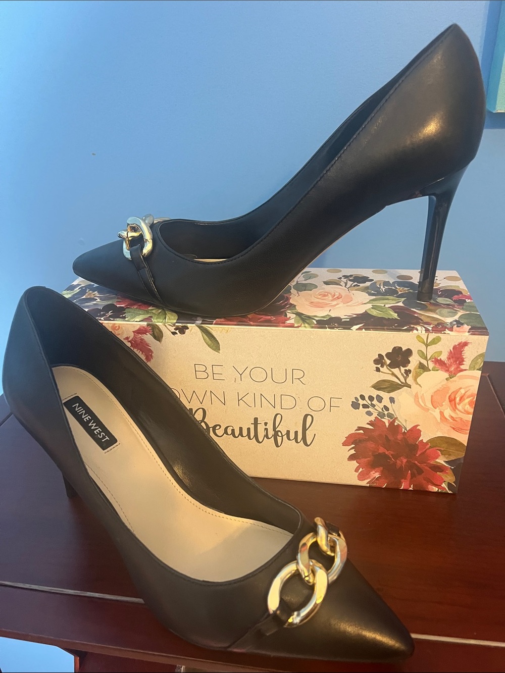Nine West Black Pointed Toe Pumps with Gold Chain, Size 11